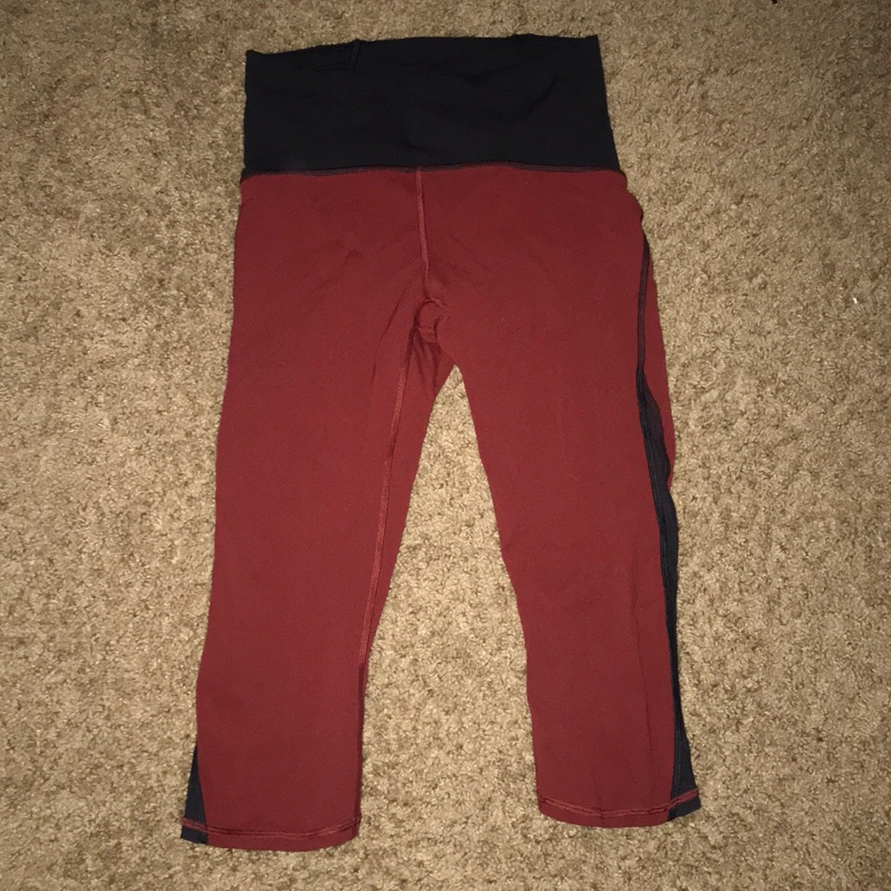 Lululemon athletica cropped workout pants